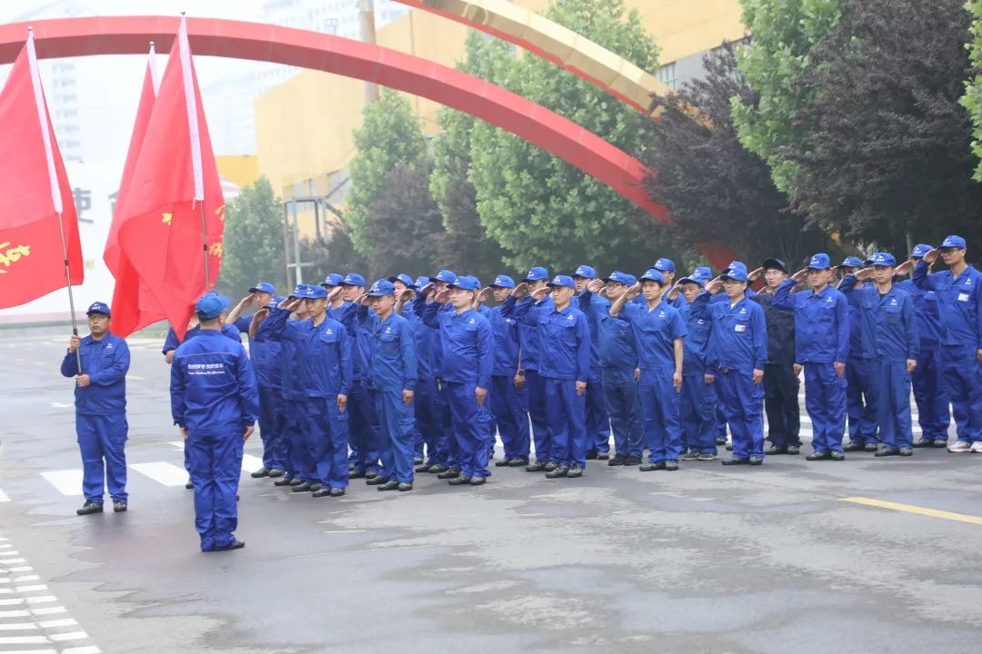 衛輝市第一支企業民兵連成立！